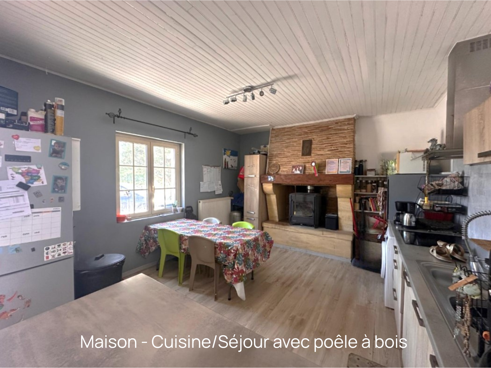 maison-cuisine-sejour-avec-poele